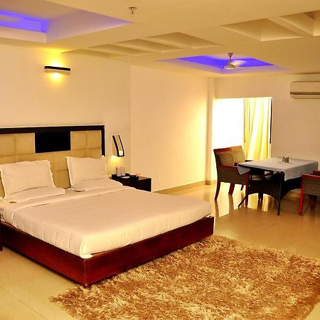 Hotel Luciya Kochi ภายนอก รูปภาพ