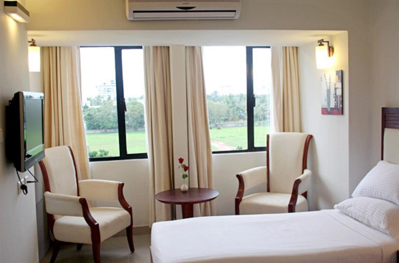 Hotel Luciya Kochi ภายนอก รูปภาพ
