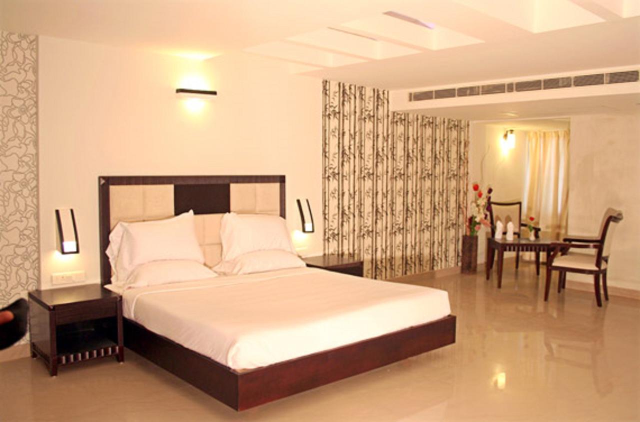 Hotel Luciya Kochi ภายนอก รูปภาพ
