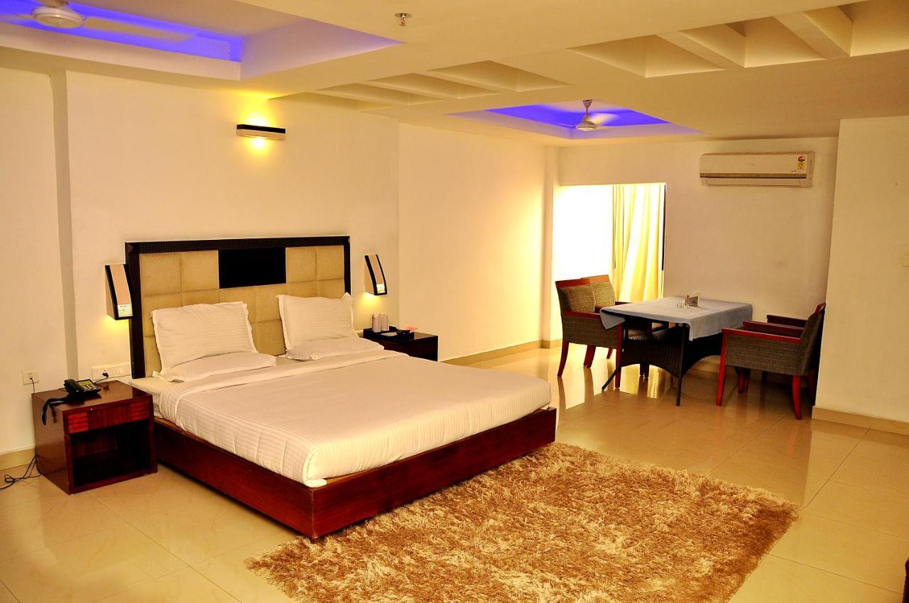 Hotel Luciya Kochi ภายนอก รูปภาพ