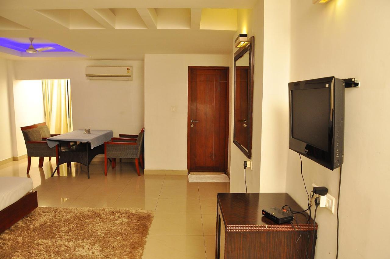 Hotel Luciya Kochi ภายนอก รูปภาพ