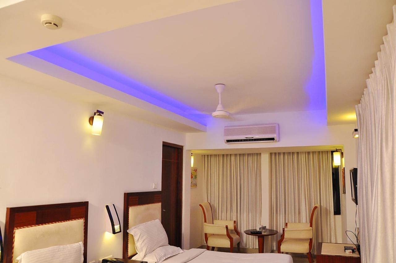 Hotel Luciya Kochi ภายนอก รูปภาพ