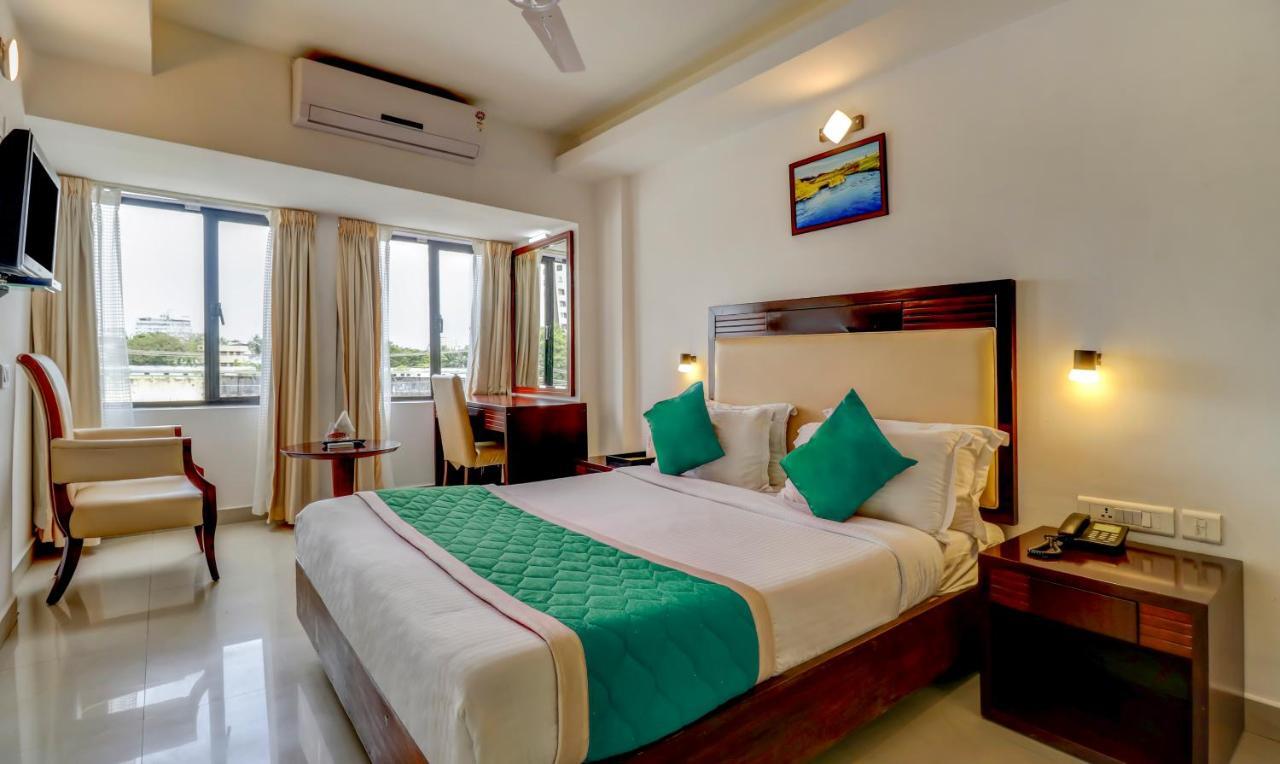 Hotel Luciya Kochi ภายนอก รูปภาพ