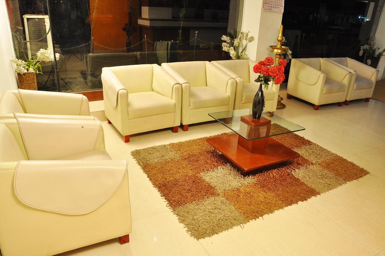 Hotel Luciya Kochi ภายนอก รูปภาพ