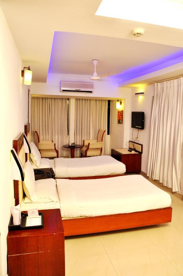 Hotel Luciya Kochi ภายนอก รูปภาพ